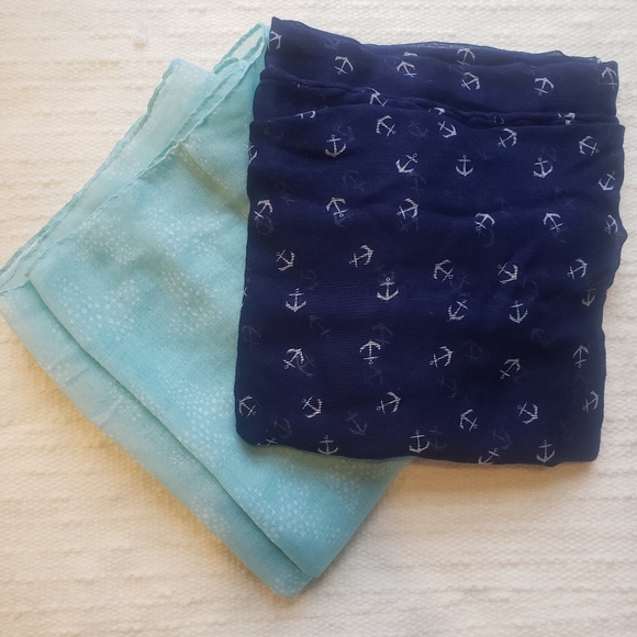 Two blue circle scarves - Picture 2 of 6